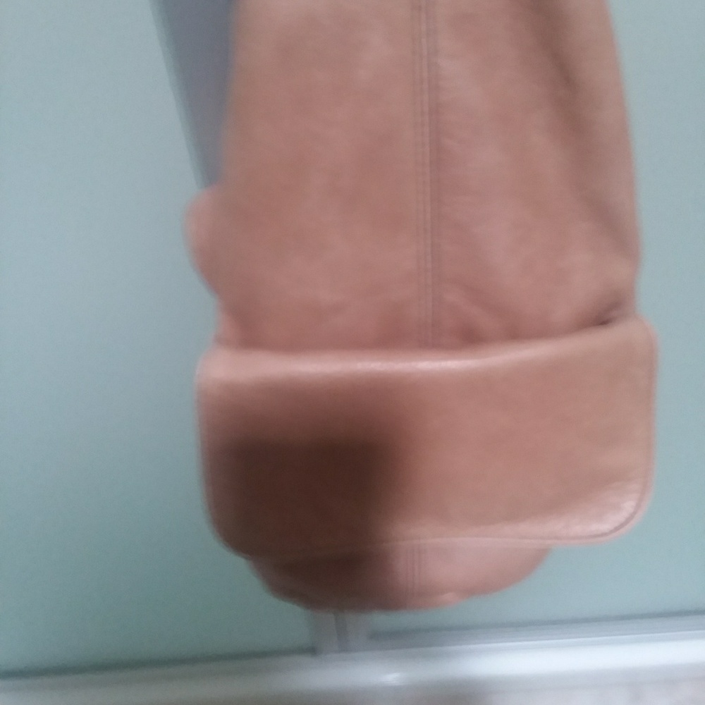 Fine leather backpack - Picture 2 of 2
